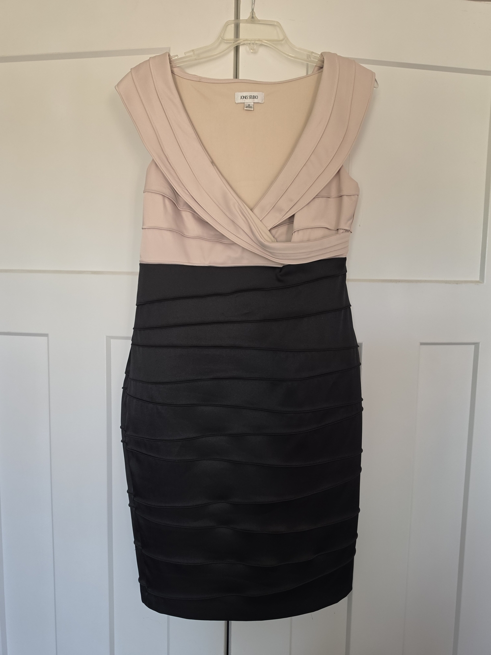 Jones Studio Two-Tone Blush and Black V-Neck Midi Dress